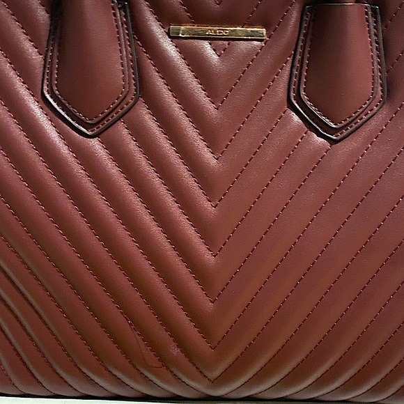 Burgundy handbag - gold hardware - ALDO - Picture 5 of 5
